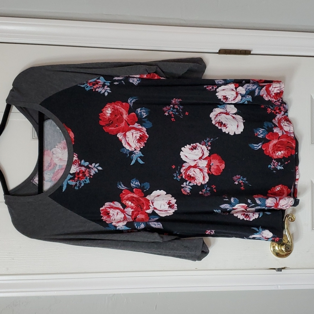 Maurices raglan sleeve floral top, size 2X